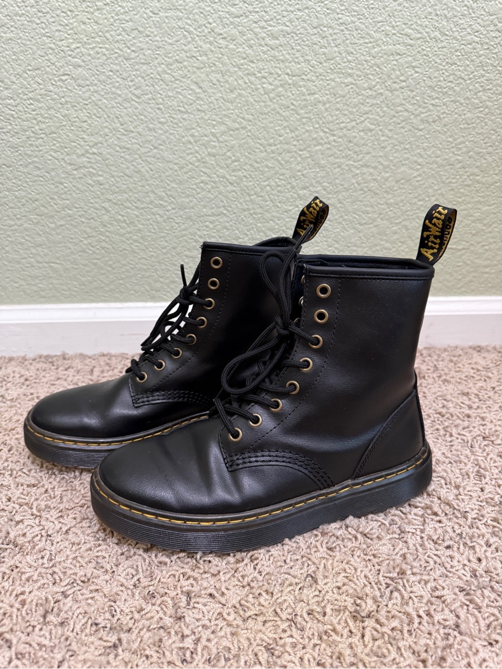 Dr. Martens Zavala black combat boots -W7
